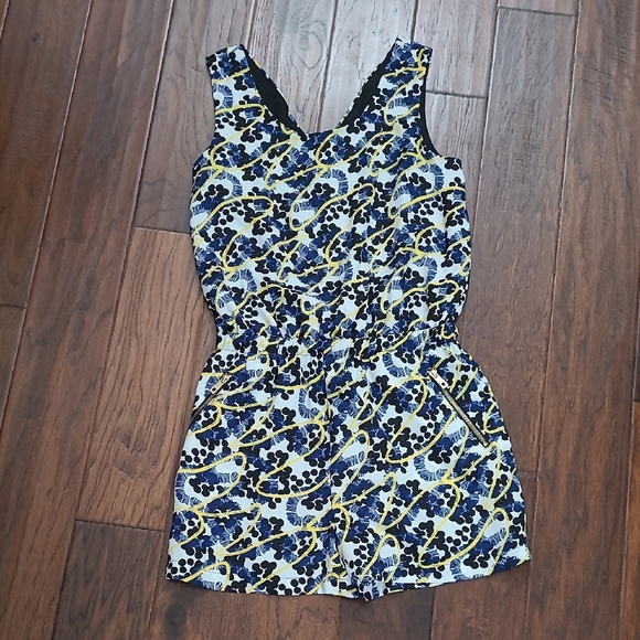 Mark. Sleeveless Romper with Abstract Pattern size Medium - Picture 1 of 11